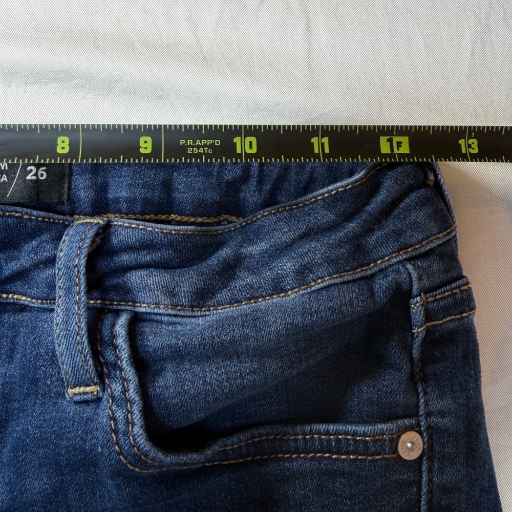 Just Black Denim Shorts Womens 26 Blue Excellent Distressed Raw Hem Made in USA - Picture 6 of 6